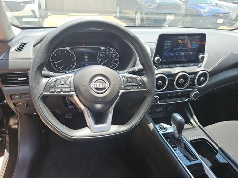 Used 2025 Nissan Sentra SV FWD image 17