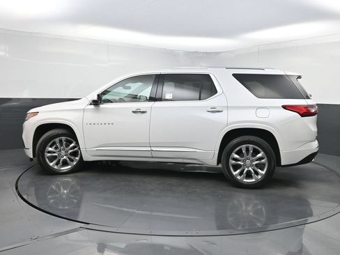 Used 2021 Chevrolet Traverse High Country FWD image 44