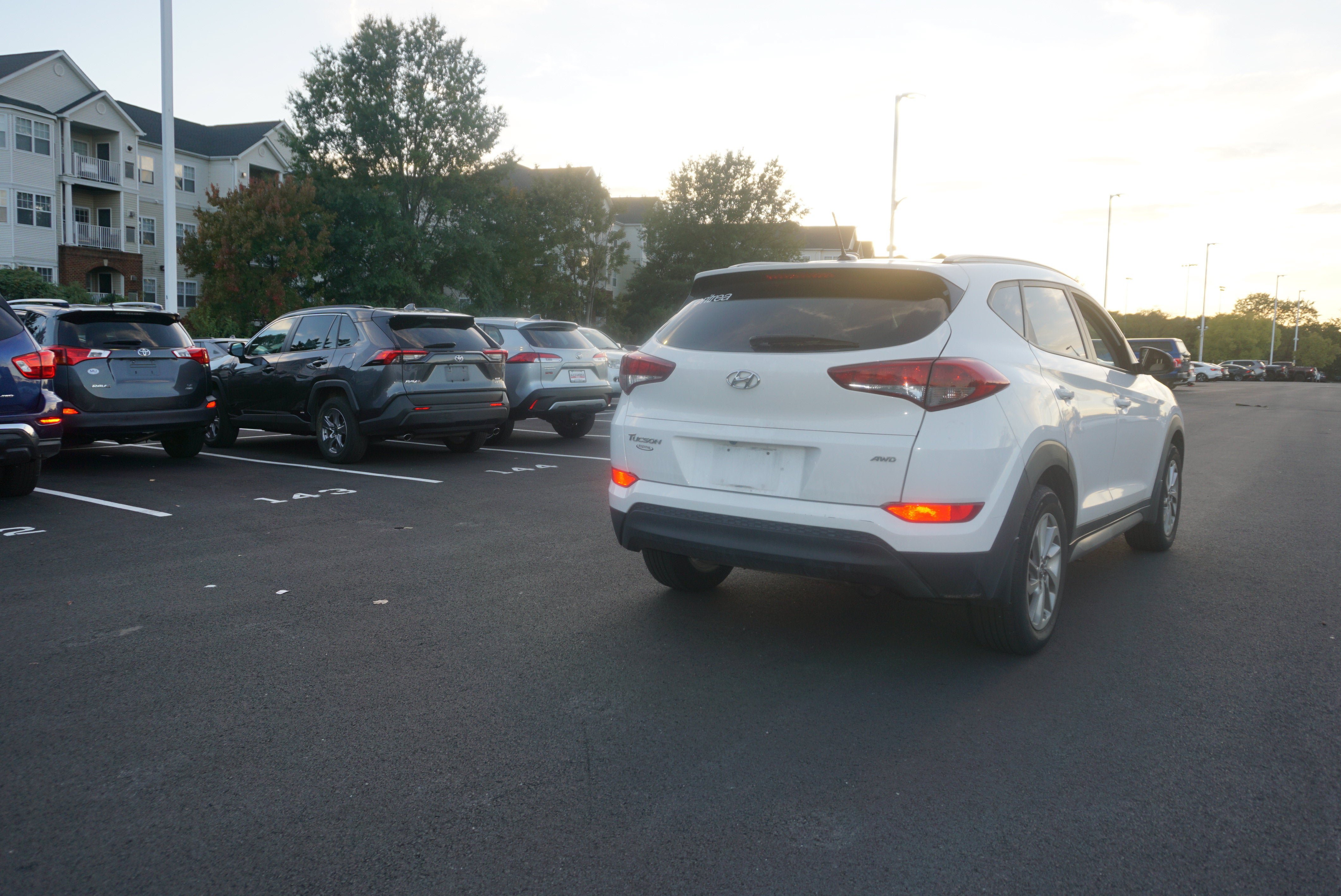Used 2017 Hyundai Tucson SE w/ SE Popular Package 02 AWD/4WD image 4