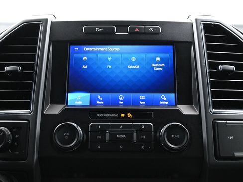 Used 2020 Ford F150 XLT w/ Equipment Group 302A Luxury AWD/4WD image 31