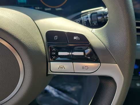 Used 2024 Hyundai Elantra SEL image 23