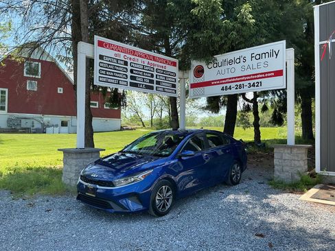 Used 2023 Kia Forte LXS w/ LXS Technology Package FWD image 1