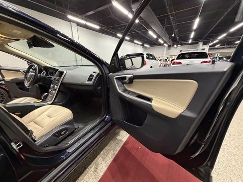 Used 2016 Volvo XC60 T6 Platinum w/ Climate Package AWD/4WD image 33