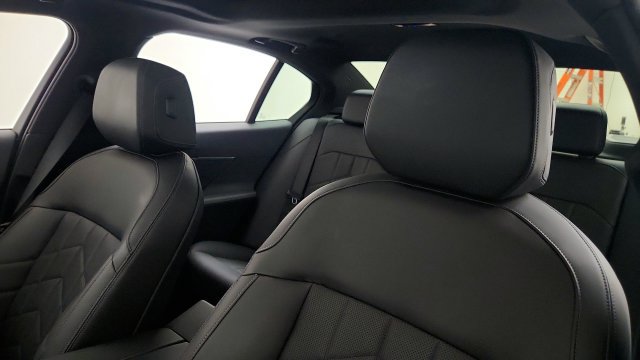 Used 2024 BMW i5 eDrive40i w/ M Sport Package RWD image 47