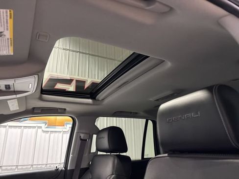 Used 2016 GMC Yukon Denali AWD/4WD image 14