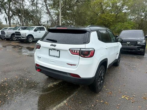 Used 2025 Jeep Compass Trailhawk image 10