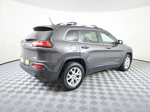 Used 2017 Jeep Cherokee Latitude image 6