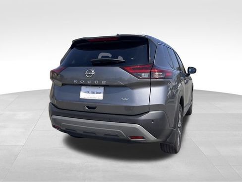 Used 2023 Nissan Rogue SV image 5