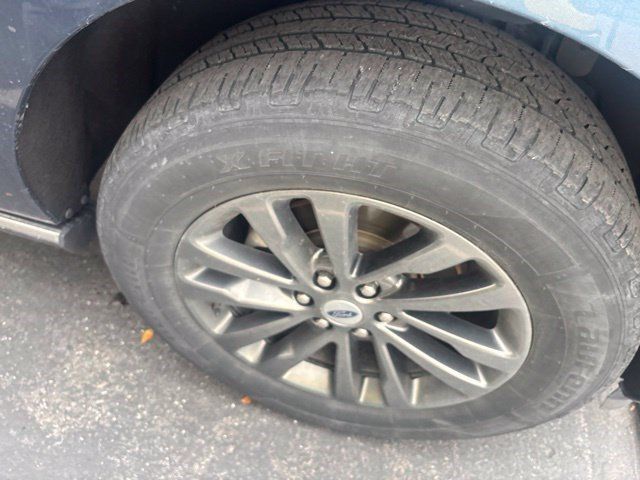 Used 2020 Ford Expedition Max Limited w/ Equipment Group 301A AWD/4WD image 3