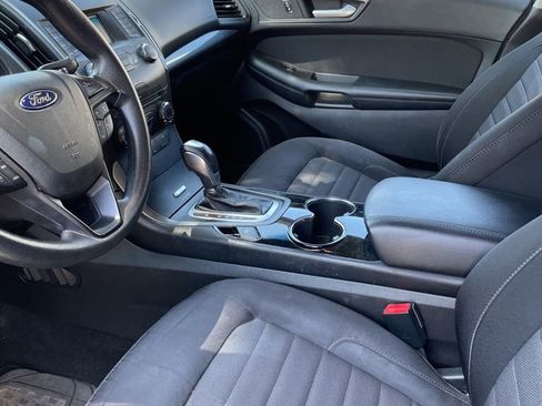 Used 2017 Ford Edge SE image 5