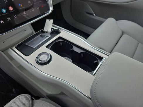 New 2025 Volvo EX90 Ultra w/ Protection Package Premier image 32