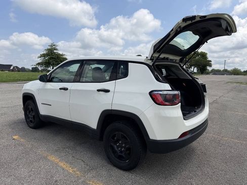 Used 2018 Jeep Compass Sport AWD/4WD image 4