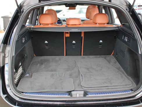 Used 2025 Mercedes-Benz GLC 300 4MATIC image 28