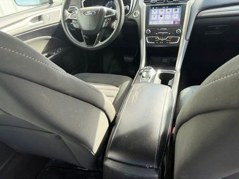 Used 2019 Ford Fusion SE FWD image 38