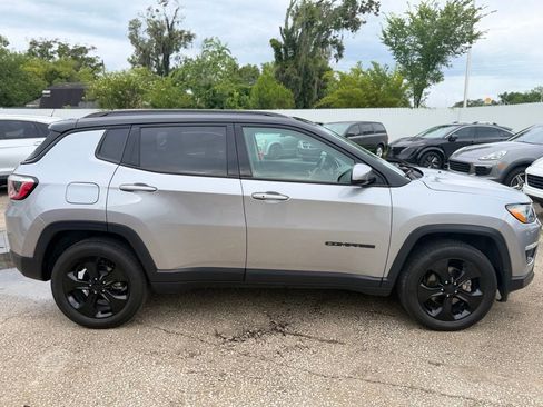 Used 2018 Jeep Compass Latitude w/ Popular Equipment Group AWD/4WD image 6