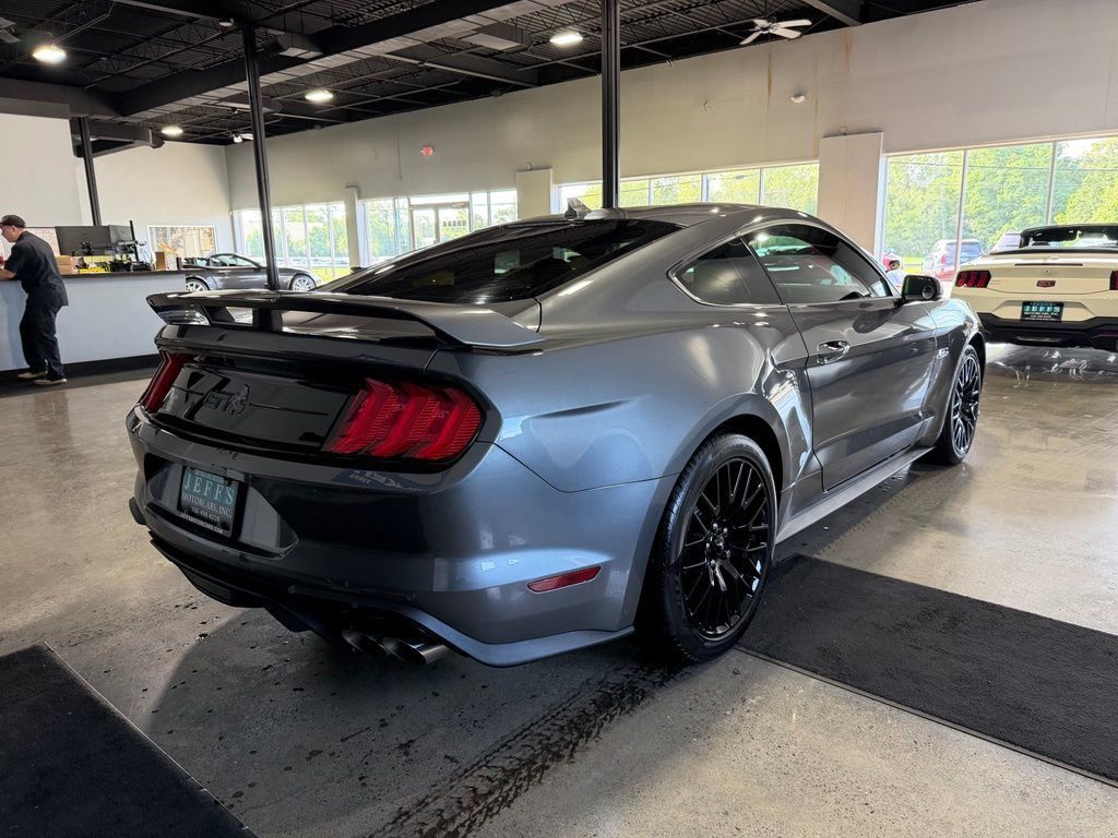 Used 2021 Ford Mustang GT Premium w/ GT Performance Package RWD image 4