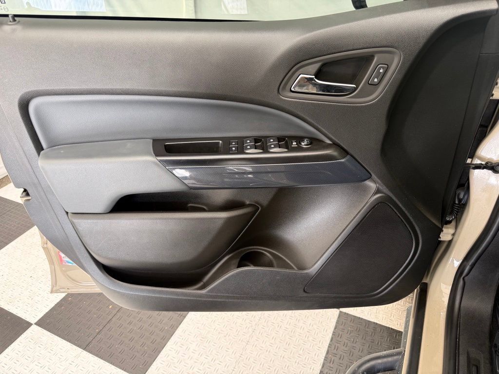 Used 2022 Chevrolet Colorado Z71 AWD/4WD image 15