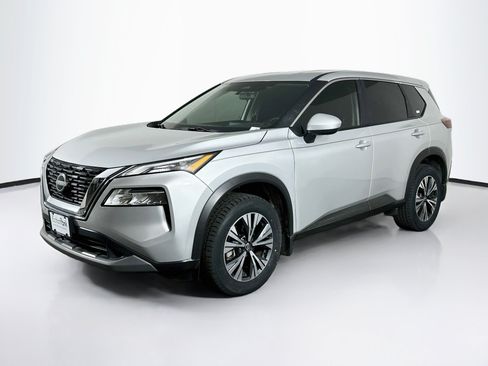 Used 2023 Nissan Rogue SV FWD image 3