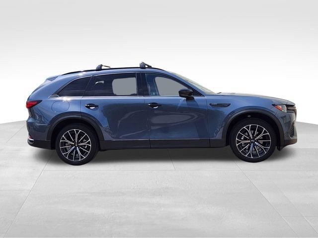 Certified 2025 MAZDA CX-70 Plug-In Hybrid w/ Premium Plus AWD/4WD image 10