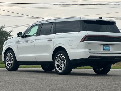 Used 2026 Lincoln Navigator L Reserve AWD/4WD image 6