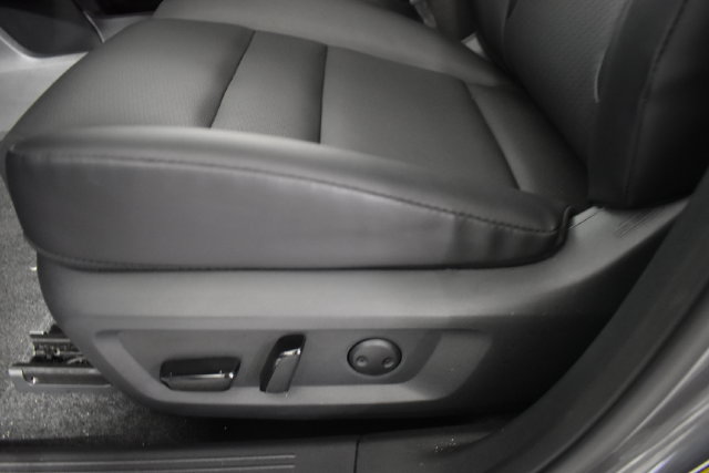 Certified 2026 Nissan Rogue Dark Armor AWD/4WD image 12