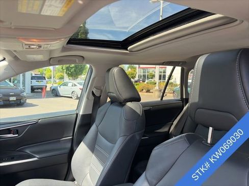 Used 2019 Toyota RAV4 XLE Premium AWD/4WD image 3