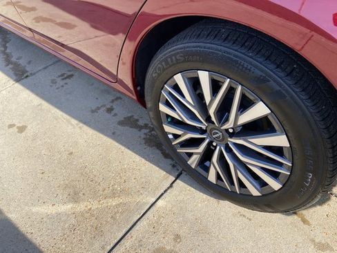 Used 2025 Nissan Altima 2.5 SV image 30