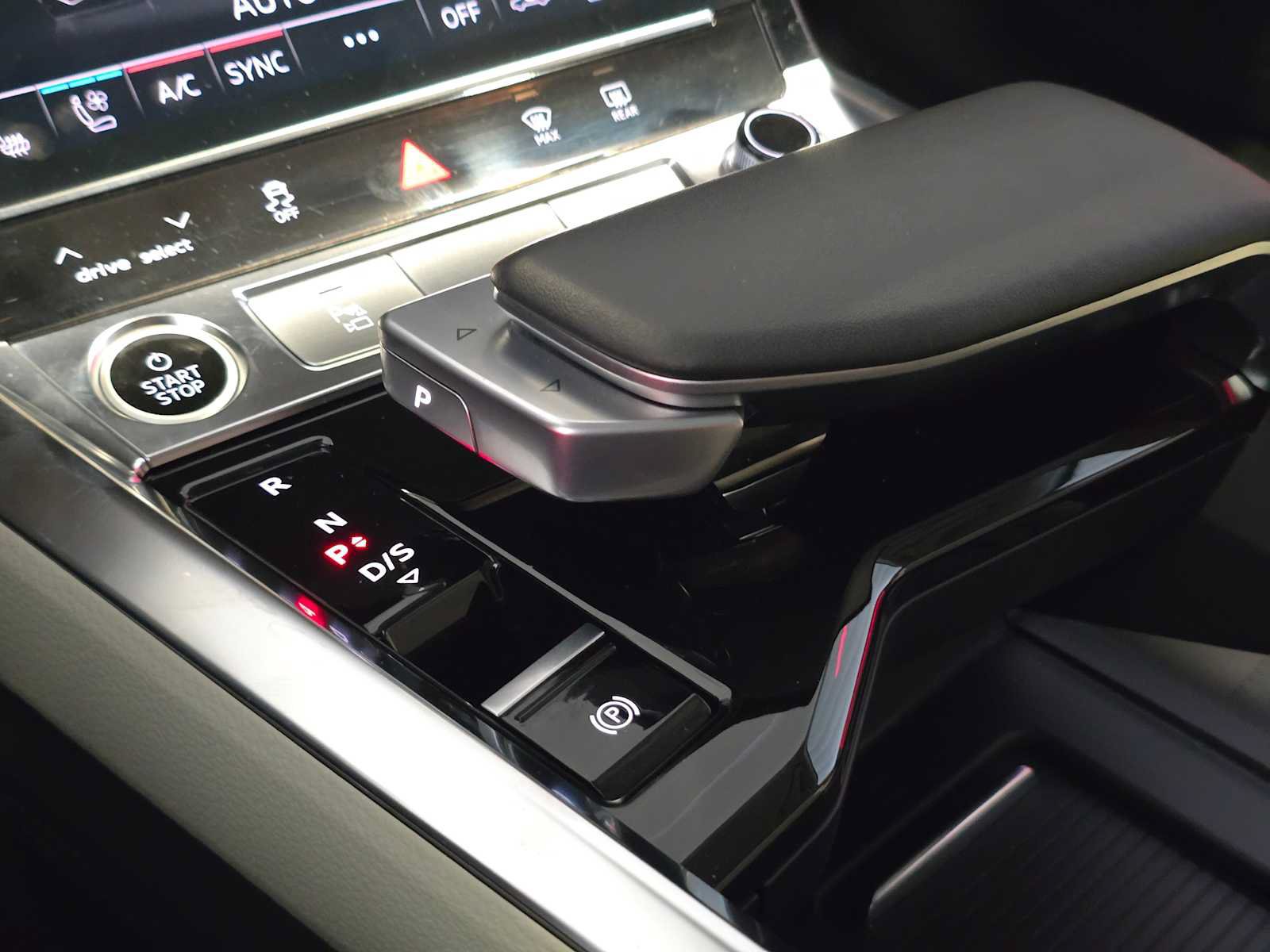 Used 2024 Audi Q8 e-tron Premium Plus w/ Premium Plus Package AWD/4WD image 27