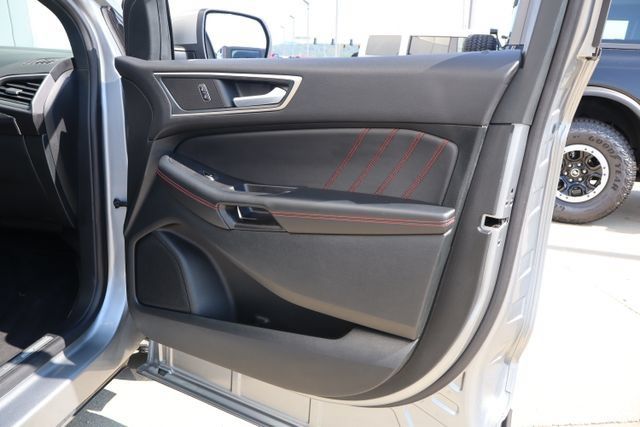 Certified 2024 Ford Edge ST-Line AWD/4WD image 36
