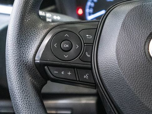 Used 2022 Toyota Corolla LE FWD image 18