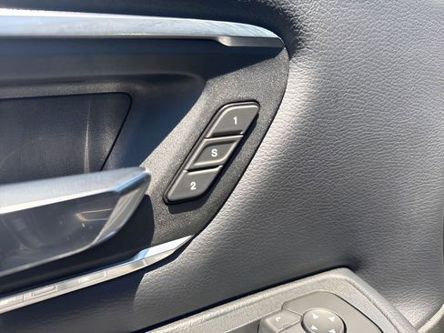 Used 2026 RAM 1500 Laramie AWD/4WD image 11