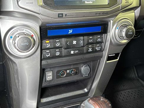 Used 2018 Toyota 4Runner Limited AWD/4WD image 36