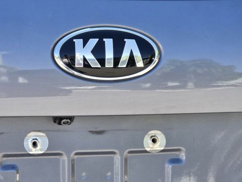 Used 2020 Kia Sorento LX image 24