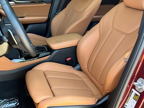 Used 2025 BMW X4 xDrive30i w/ Premium Package AWD/4WD image 4