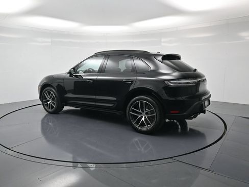 Used 2026 Porsche Macan AWD/4WD image 3