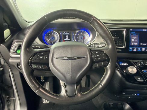 Used 2020 Chrysler Pacifica Touring-L AWD/4WD image 14