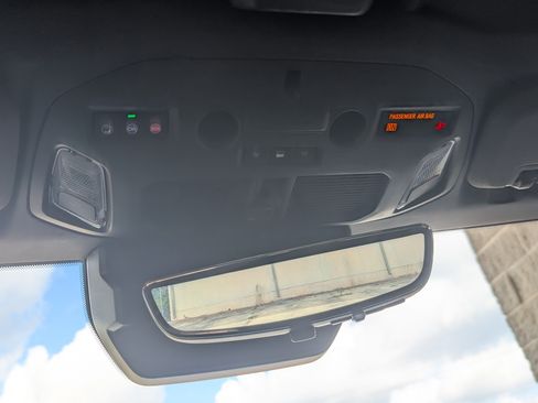 Used 2025 GMC Hummer EV 2X AWD/4WD image 30