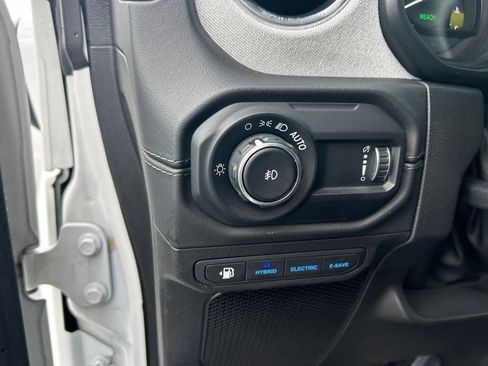 Used 2024 Jeep Wrangler Unlimited Sahara AWD/4WD image 35