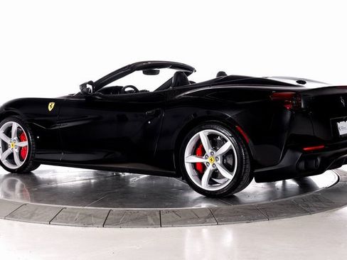 Used 2020 Ferrari Portofino image 7