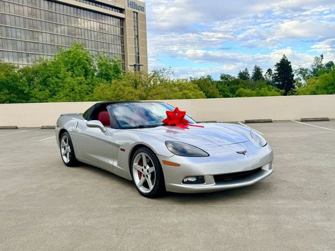 Used 2007 Chevrolet Corvette Coupe w/ Preferred Equipment Group RWD image 1