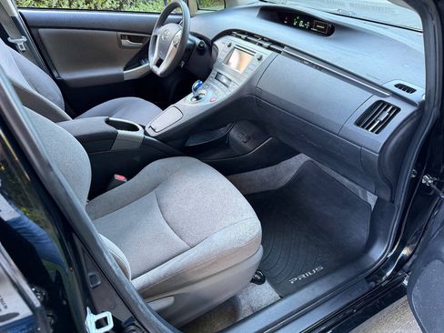 Used 2015 Toyota Prius Two w/ Preferred Accessory Package FWD image 22