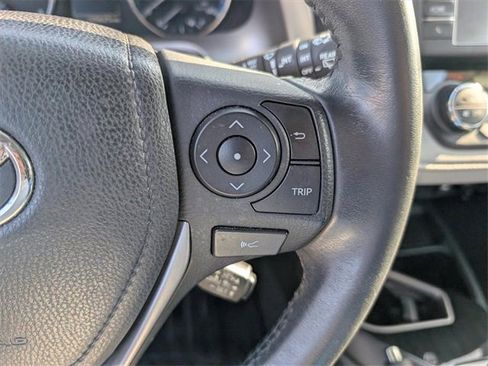 Used 2017 Toyota RAV4 Limited image 8