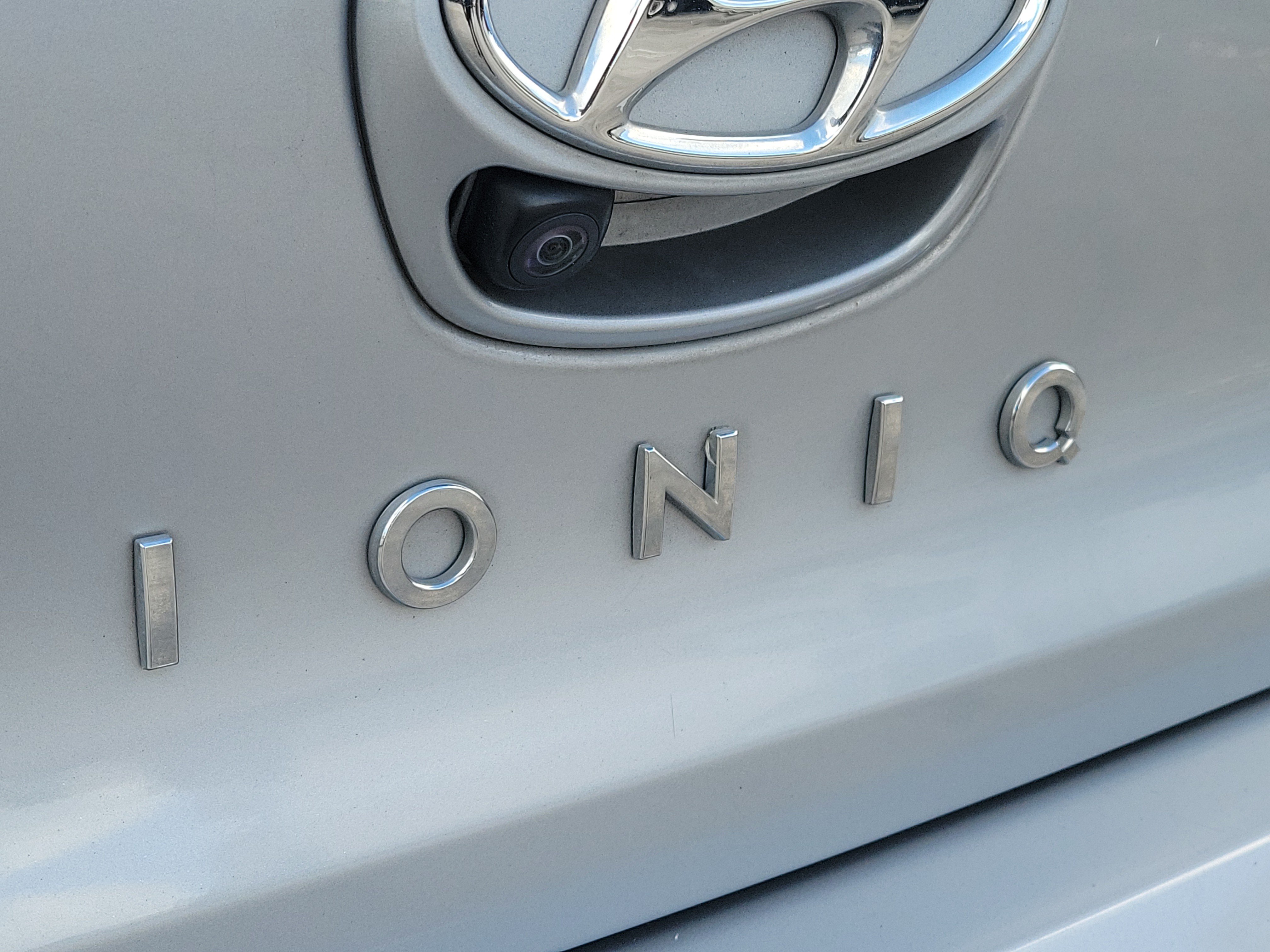 Used 2020 Hyundai Ioniq Blue FWD image 13