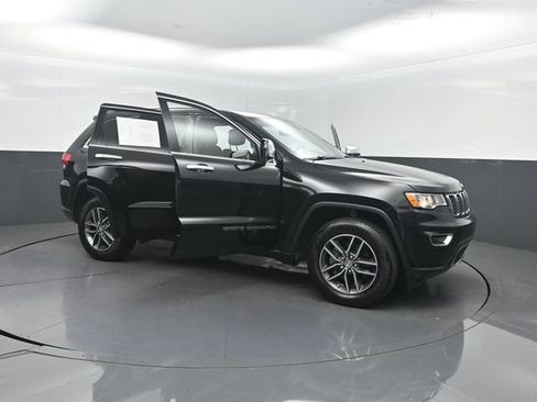 Used 2018 Jeep Grand Cherokee Limited RWD image 32