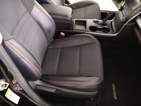 Used 2017 Toyota Camry SE FWD image 12