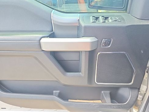 Used 2017 Ford F150 Lariat AWD/4WD image 4