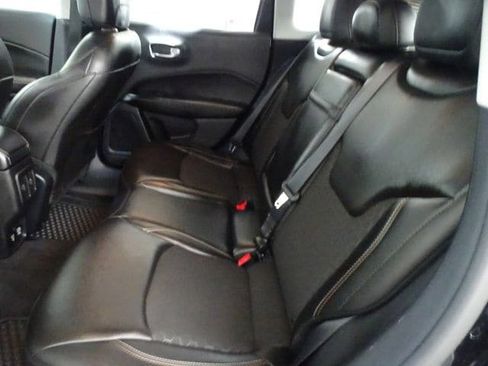 Used 2018 Jeep Compass Latitude w/ Popular Equipment Group AWD/4WD image 4