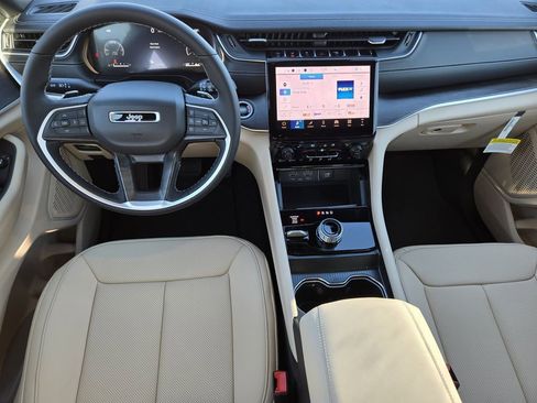 New 2025 Jeep Grand Cherokee L Limited w/ Luxury Tech Group II image 15