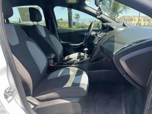 Used 2018 Ford Focus ST FWD image 16