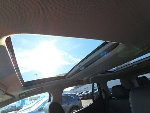 Used 2023 GMC Acadia SLT w/ Trailering Package image 26